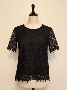 Lace Short-Sleeve Black Crochet Top by Philosophy size small